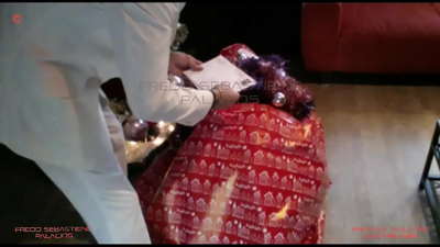 Hooyo, waxaan helay hadiyadda kirismaska hooyo timo timo leh oo dameer weyni ku waalan tahay